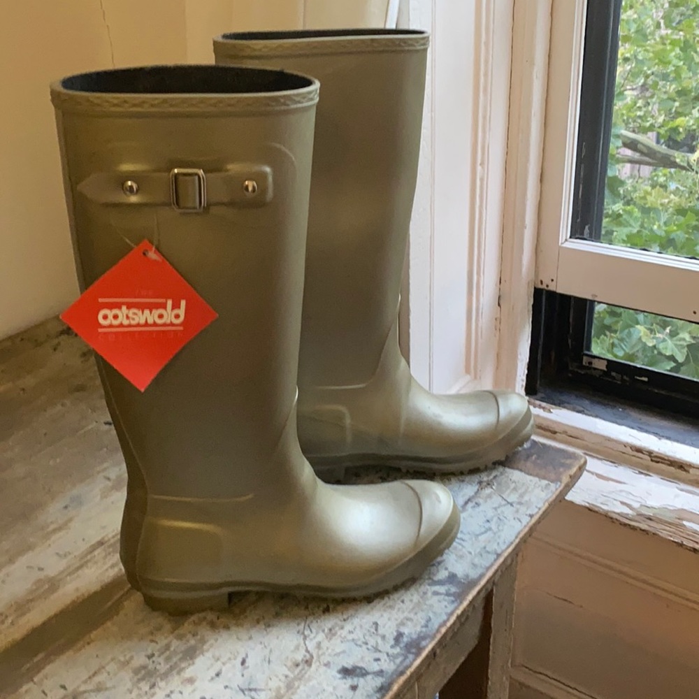 NWT Cotswold Gold rubber boots